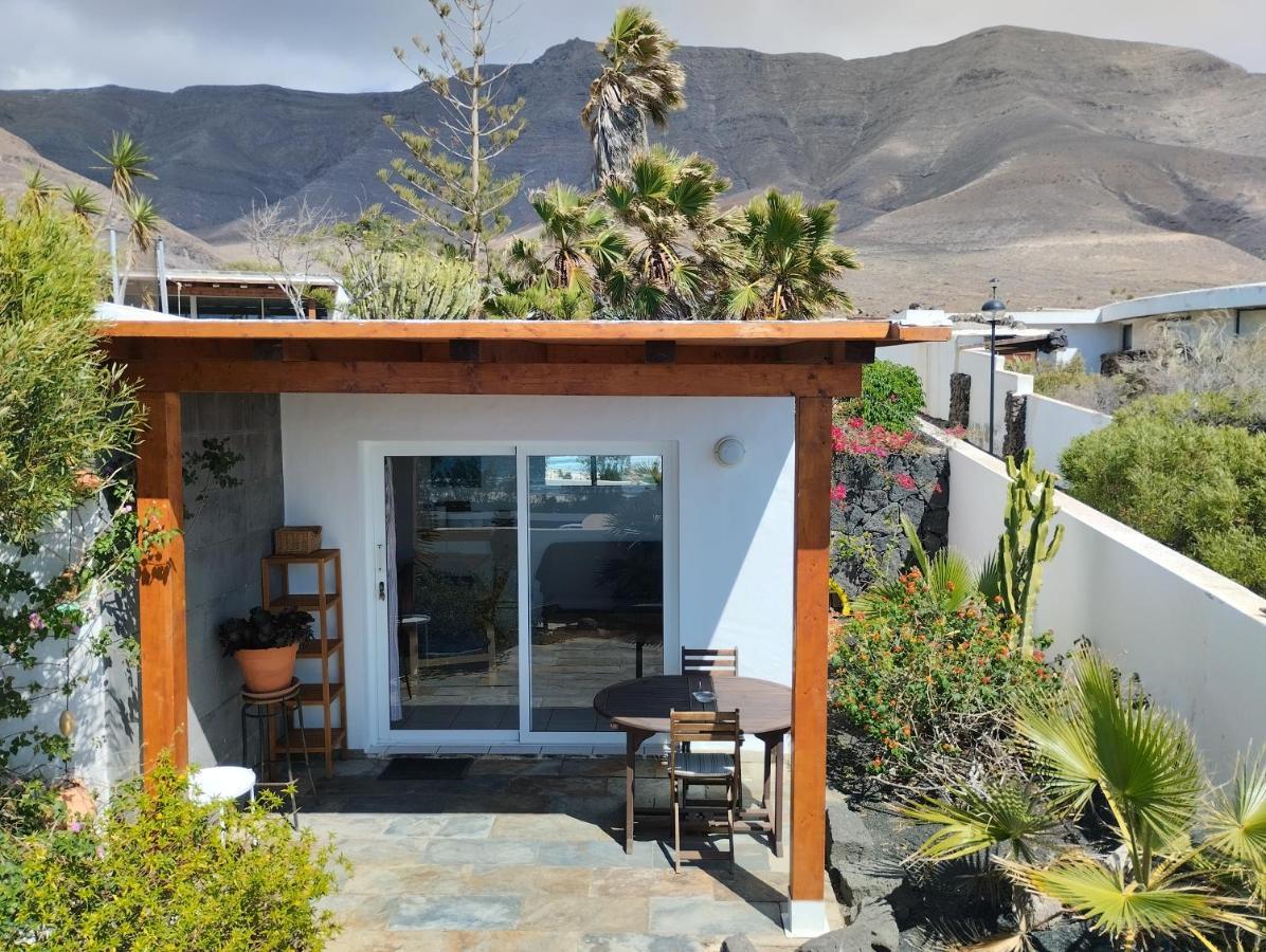 Beautiful small bungalow, amazing views&garden Famara Exterior foto