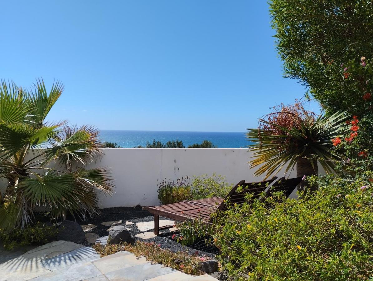 Beautiful small bungalow, amazing views&garden Famara Exterior foto